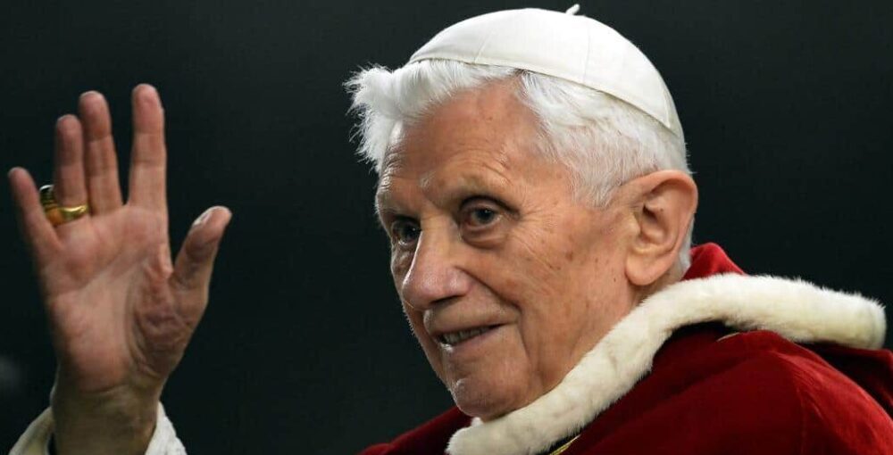 Poper Emeritus Benedict Xvi 5